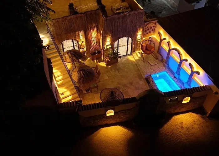 Adyton Guest House
